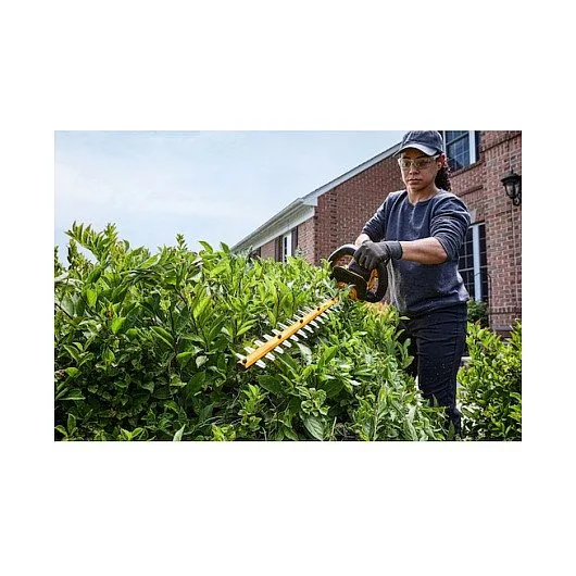 DeWALT DCMHT573X1-QW power hedge trimmer — image 6