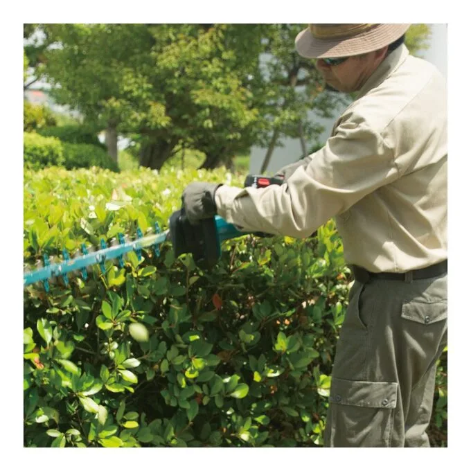Makita DUH502Z power hedge trimmer — image 5