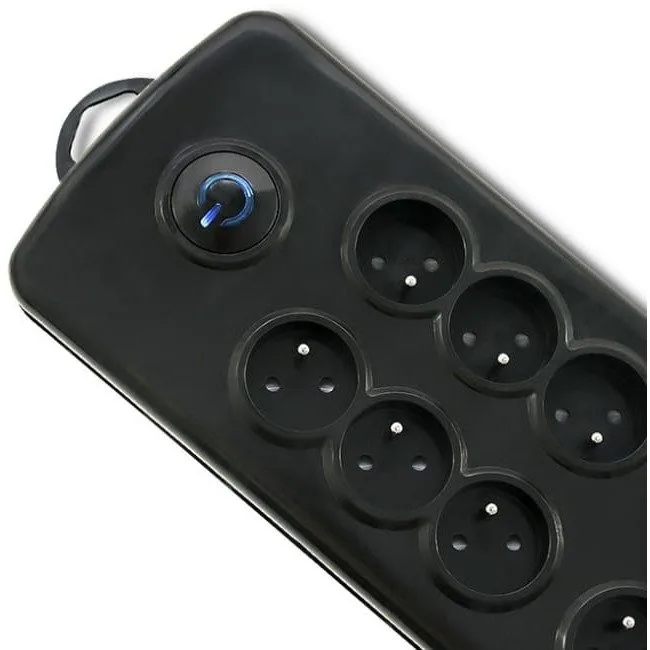 Qoltec 8 gniazd 2.5m czarna — image 2