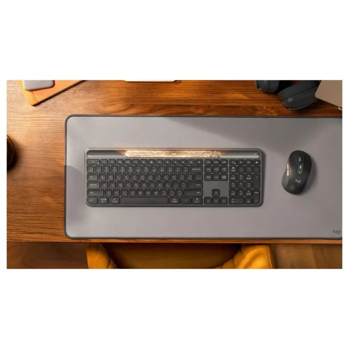 Logitech SLIM SOLAR+ KEYBOARD — image 8