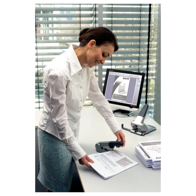 LEITZ Heftgerät 5551 silber — image 5
