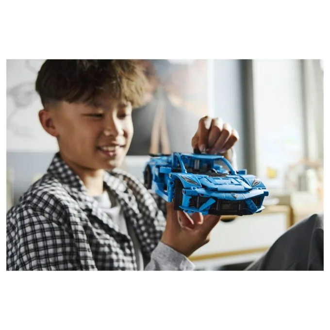 LEGO Technic - Chevrolet Corvette Stingray in Blau — image 6