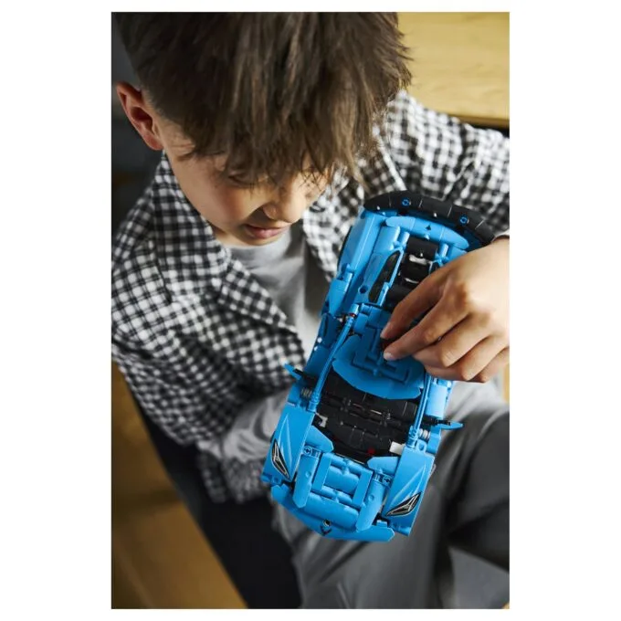 LEGO Technic - Chevrolet Corvette Stingray in Blau — image 7
