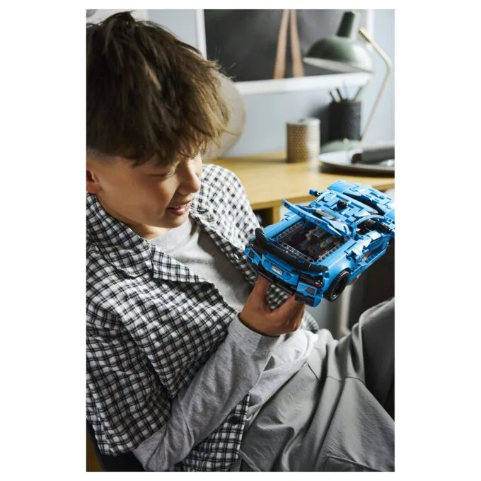 LEGO Technic - Chevrolet Corvette Stingray in Blau — image 8