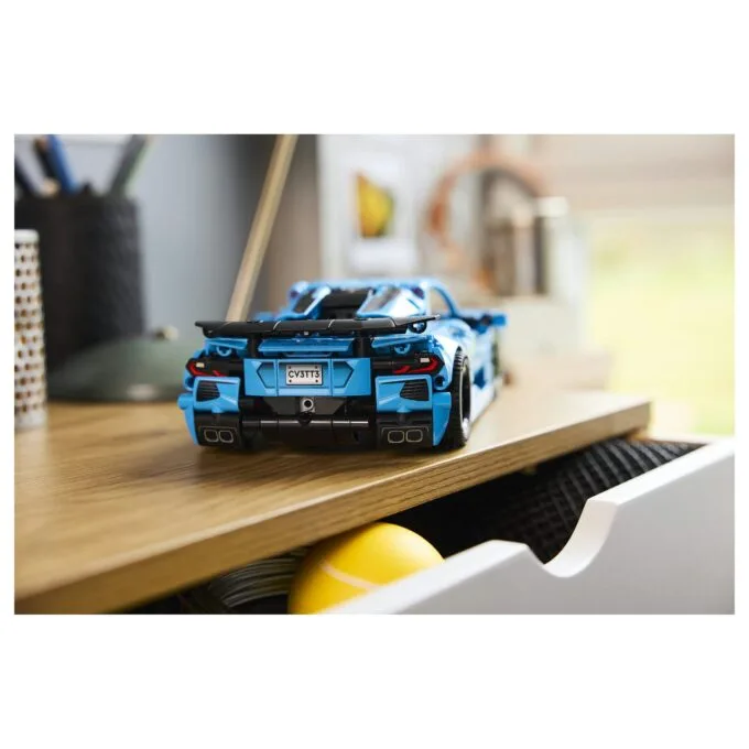 LEGO Technic - Chevrolet Corvette Stingray in Blau — image 10
