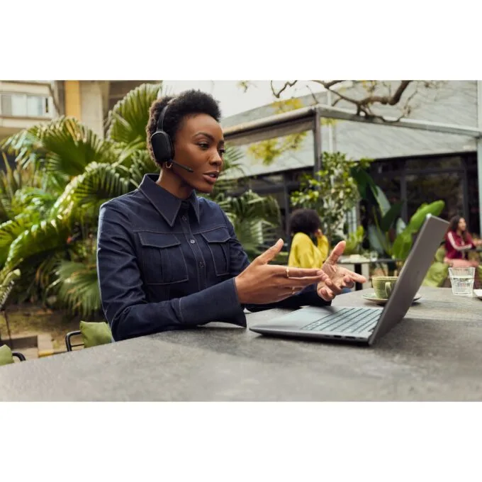 HP Poly Focus 625 Headset + Wireless Charge Stand — image 13