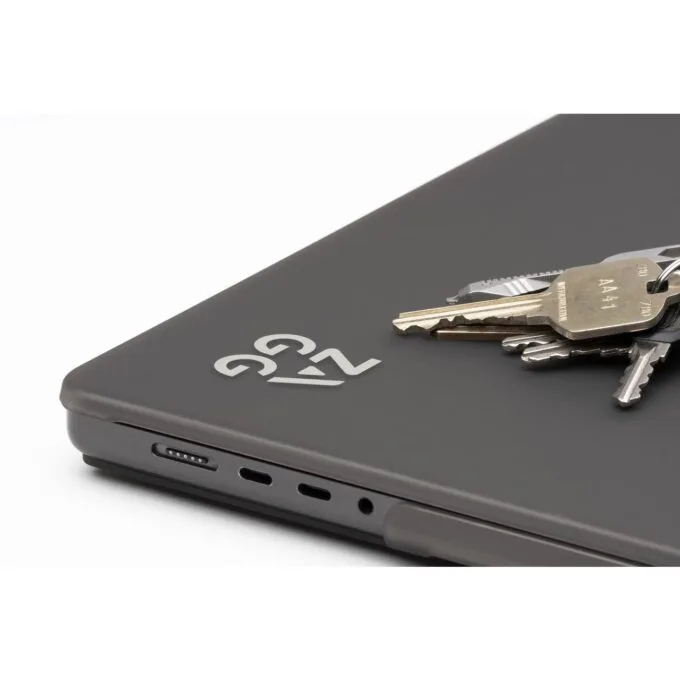 Zagg Hardshell do MacBook Pro 16" M4/M3/M2/M1 smoke — image 4